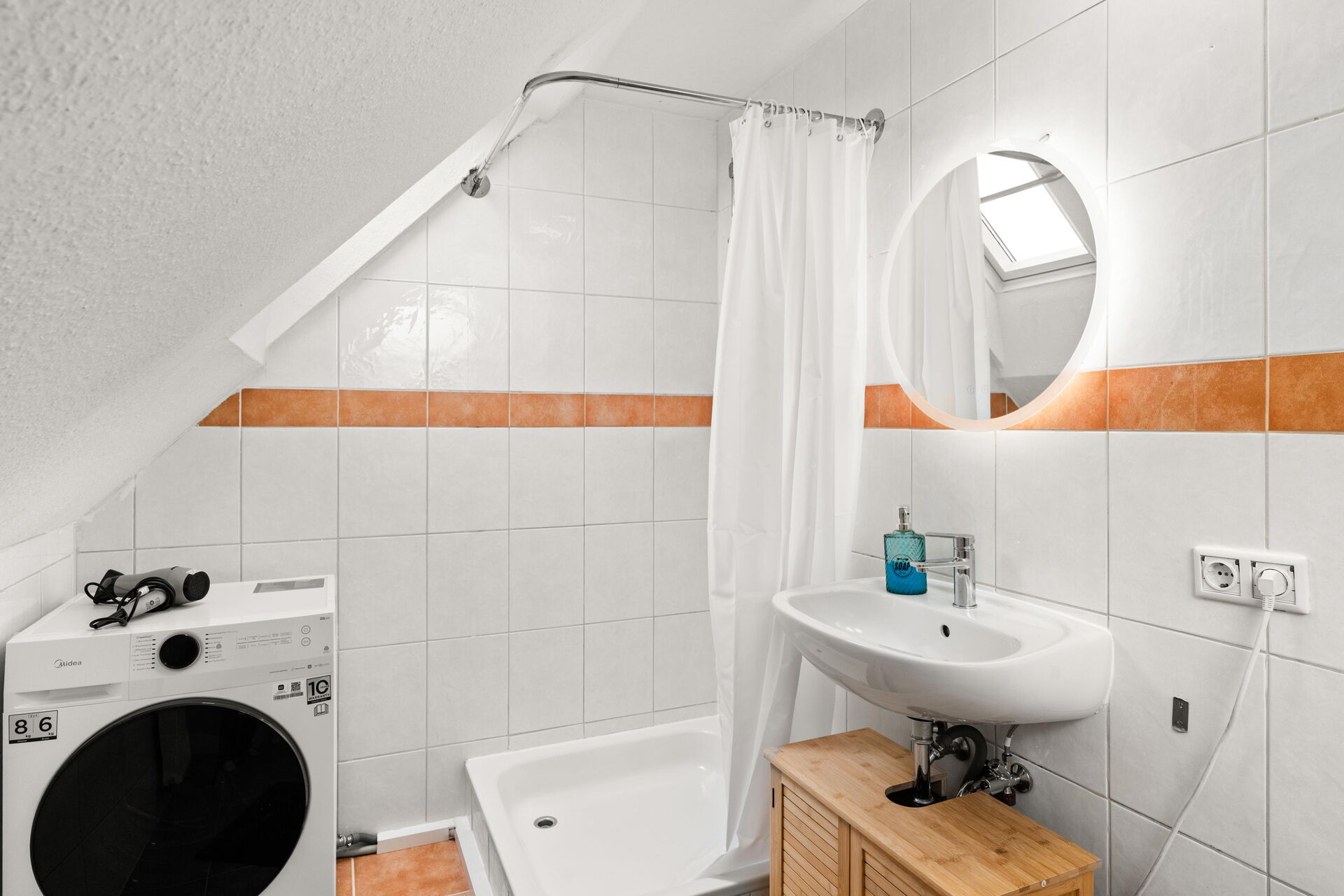 Am Donarbrunnen 31a, 34134 Kassel (OG rechts)