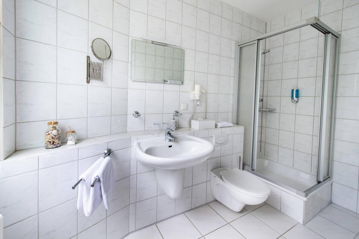Frankfurter Straße 176, 34134 Kassel (SOVA Guesthouse)