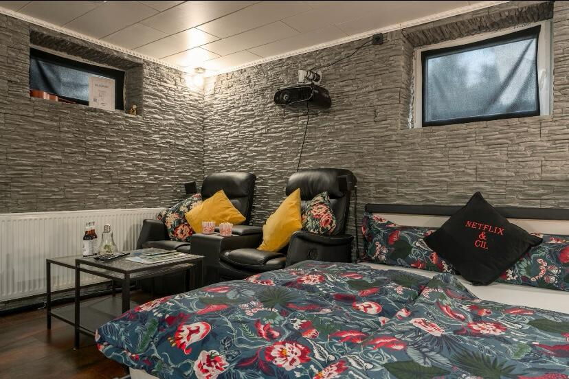 Am Donarbrunnen 31a, 34134 Kassel (UG)