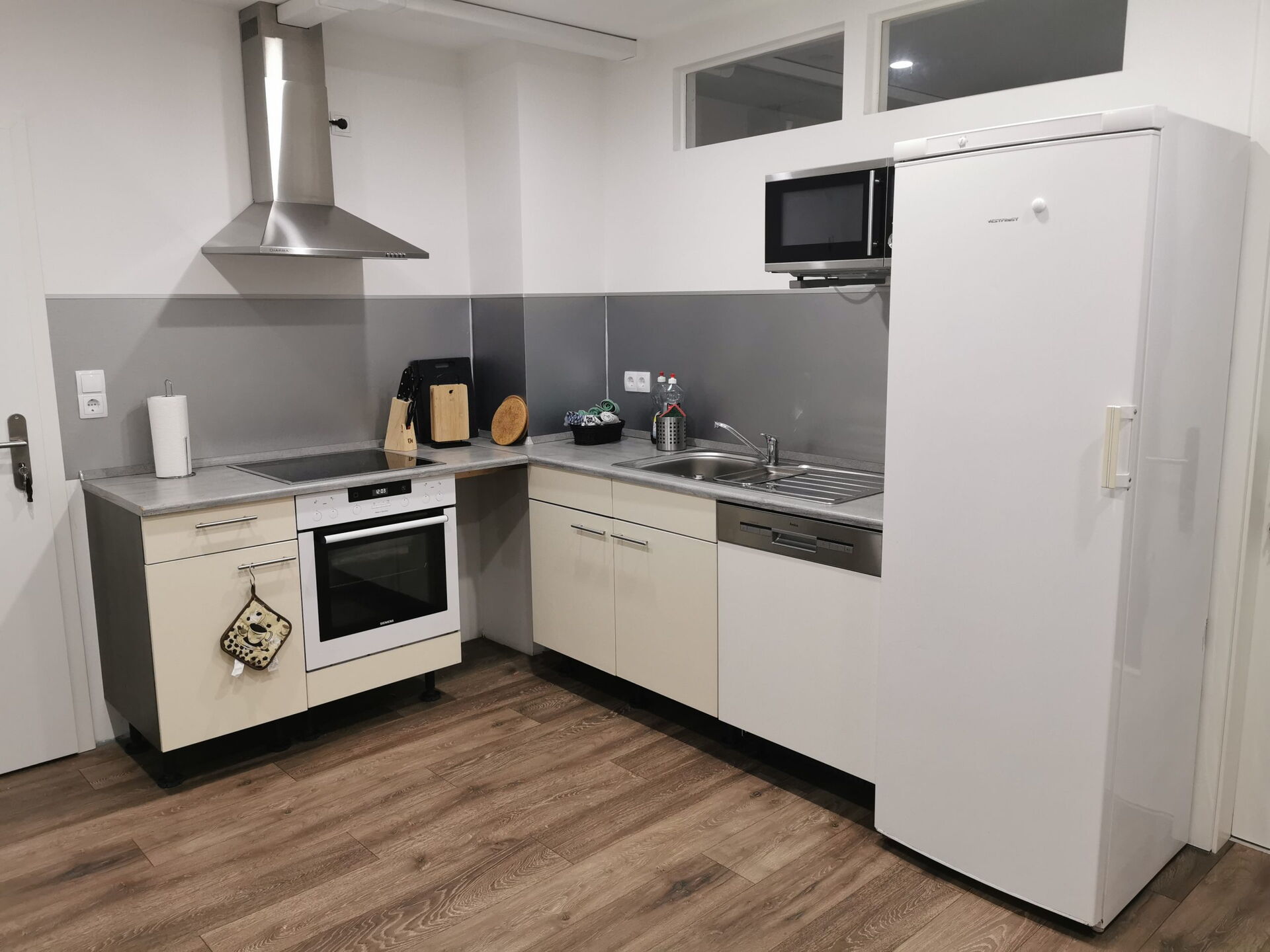 Frankfurter Straße 176, 34134 Kassel (SOVA Guesthouse)