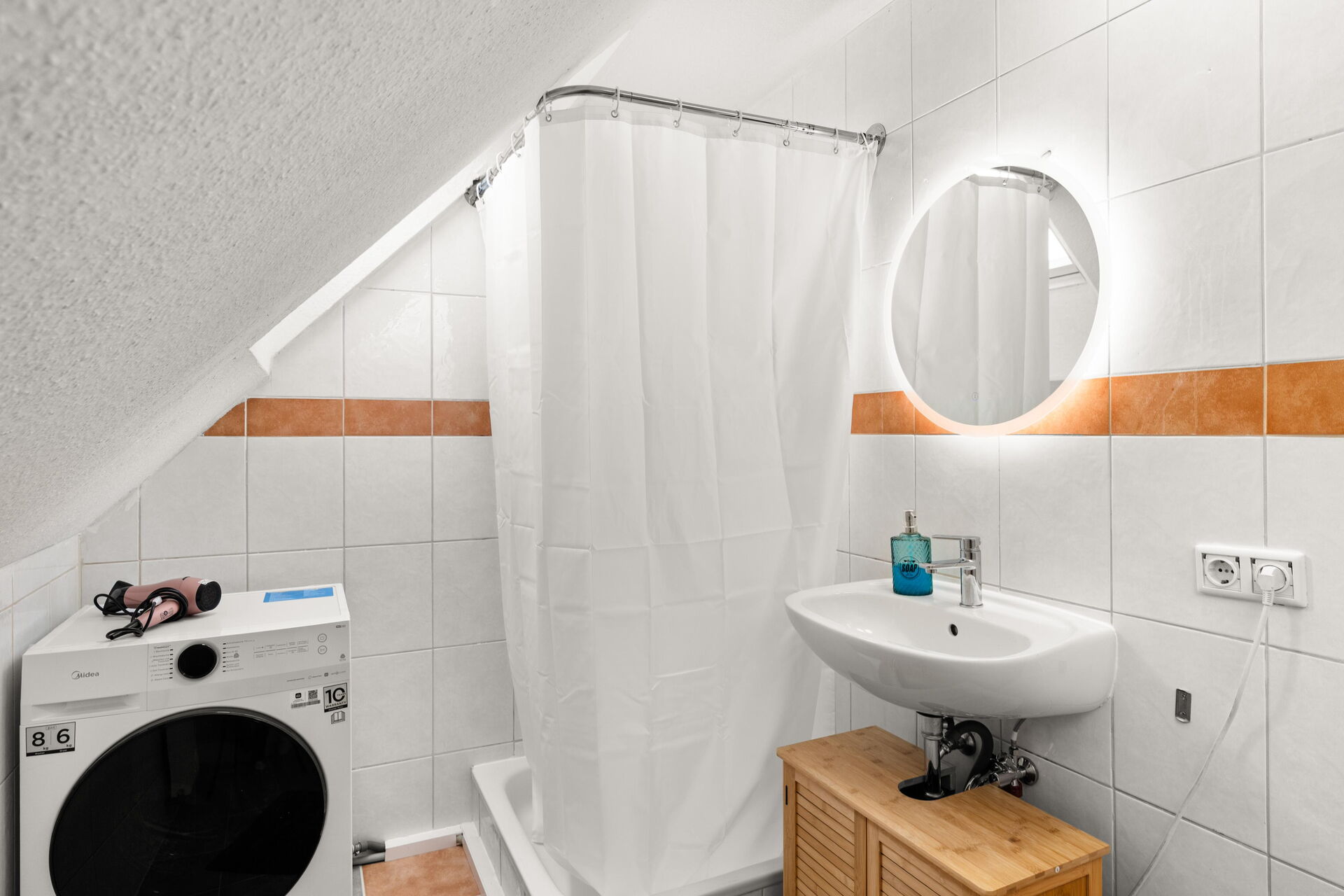 Am Donarbrunnen 31a, 34134 Kassel (OG rechts)